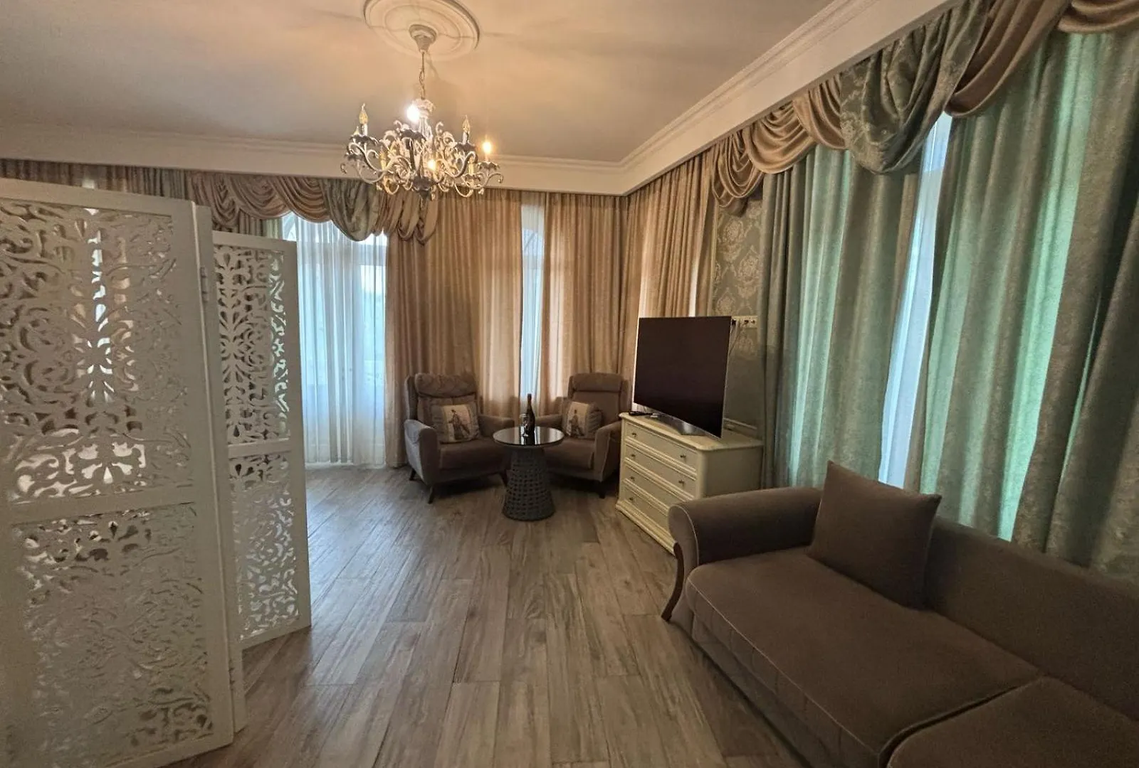 Hotel & Restaurant Terrace 21 Τυφλίδα Γεωργία